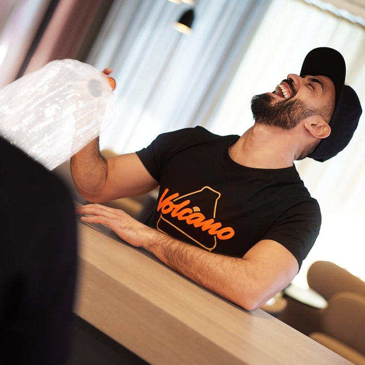 Storz and bickel Volcano classic bag man laughing